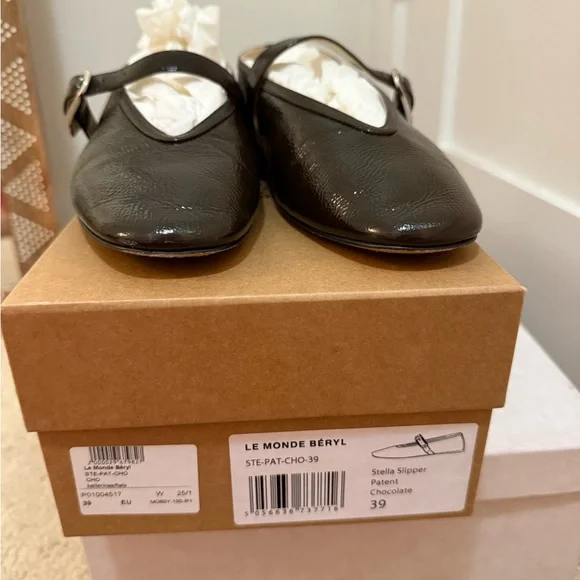 Le Monde Beryl Women's Black Loafers - Picture 3 of 5